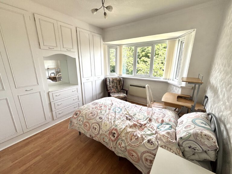 Ringley Road West, Radcliffe, M26