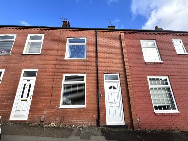 Lever Street, Radcliffe, M26