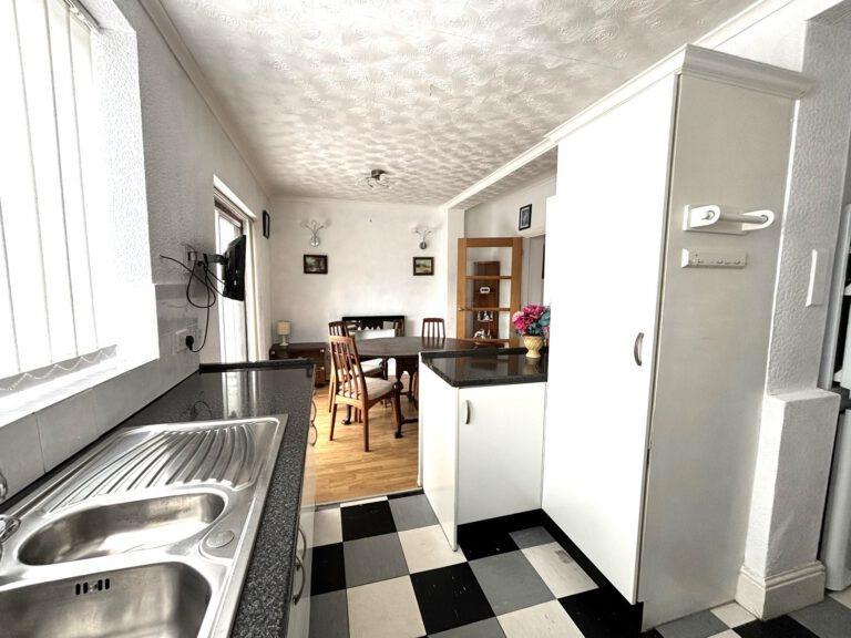 Ringley Road West, Radcliffe, M26