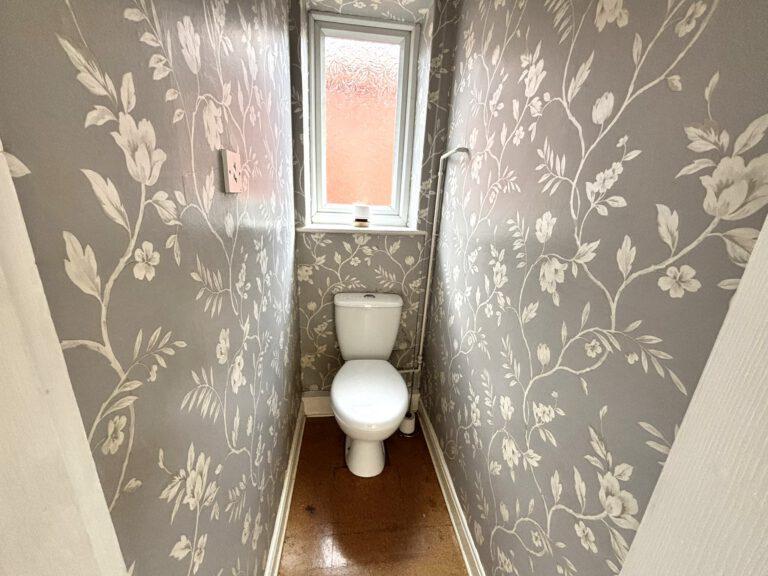 Ringley Road West, Radcliffe, M26