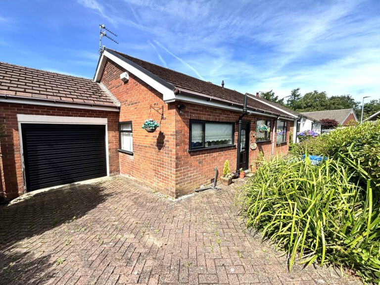 Brookside Walk, Radcliffe, M26