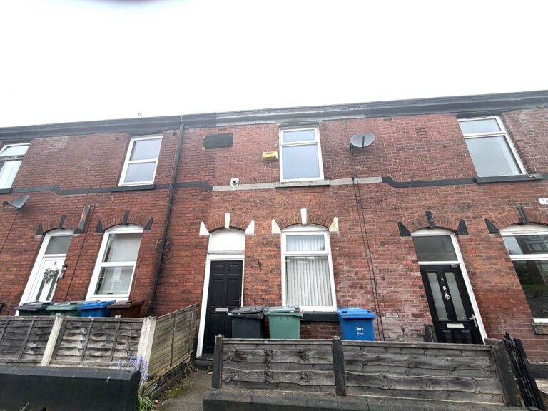 James Street North, Radcliffe, M26