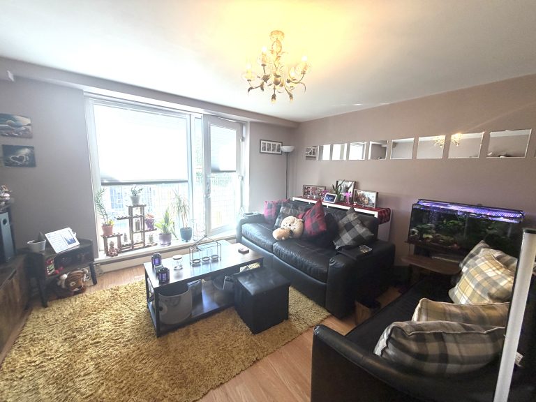 Lakeside Rise, Manchester, M9