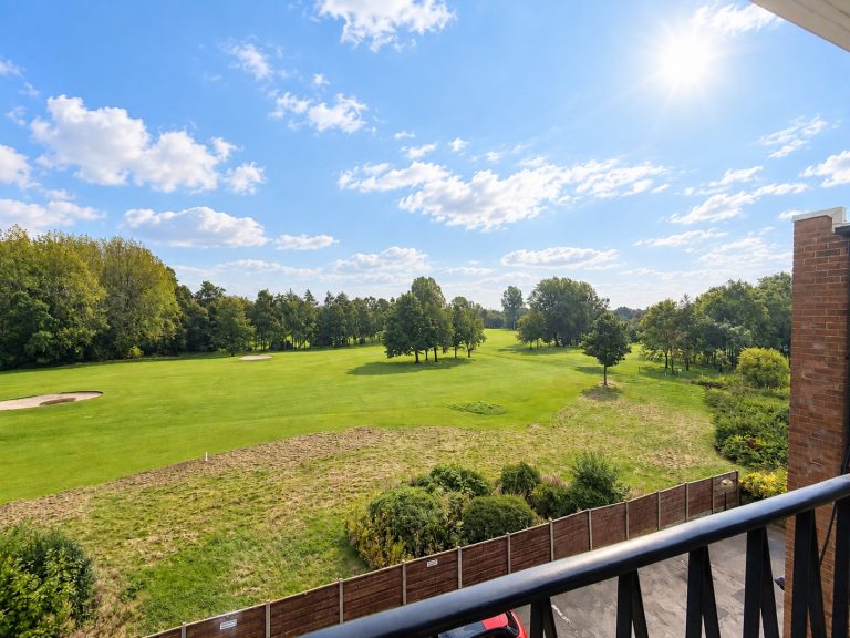 Park Lane, Whitefield, M45